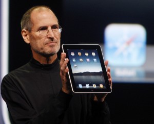 Steve Jobs est l'inventeur de la tablette tactile, bien qu'il ne croyait pourtant pas au projet (au début).