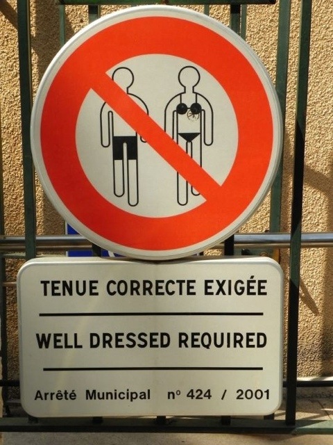 Tenue Correcte exigée