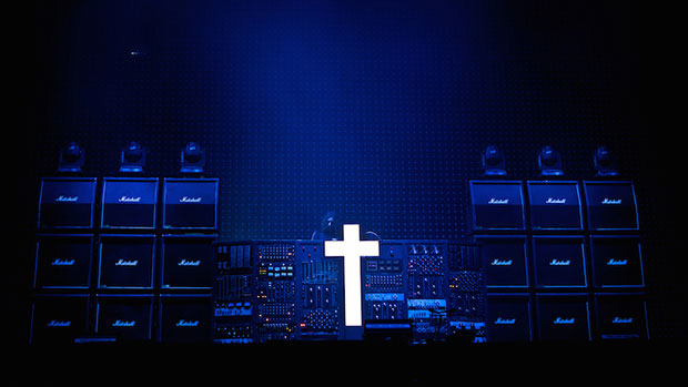 Justice-acrossthedays.com-hurluberlu_