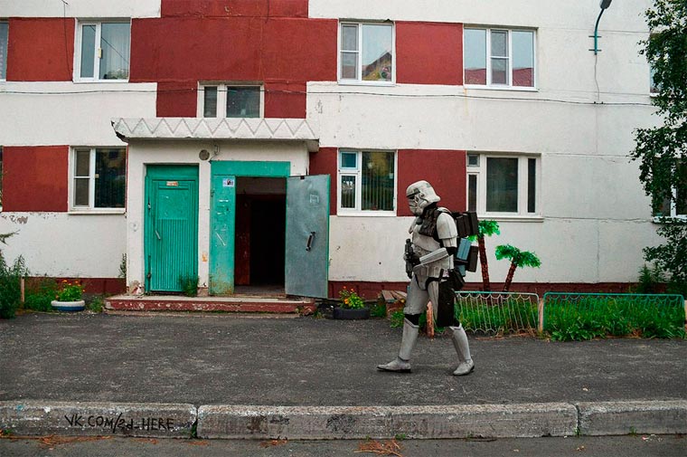 2D-Among-Us-stormtrooper rentre chez lui