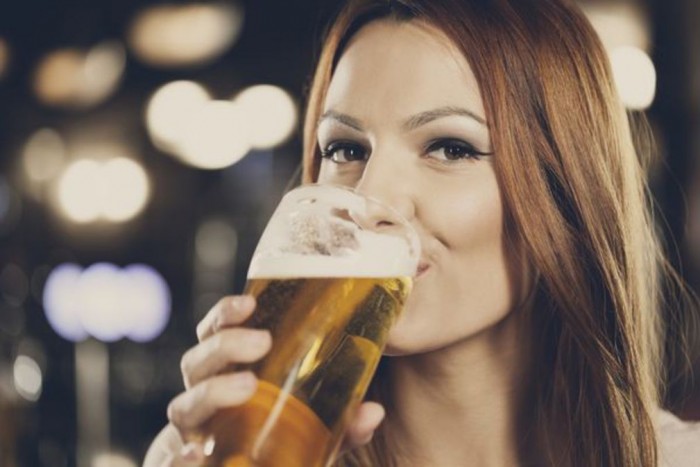 femme bière