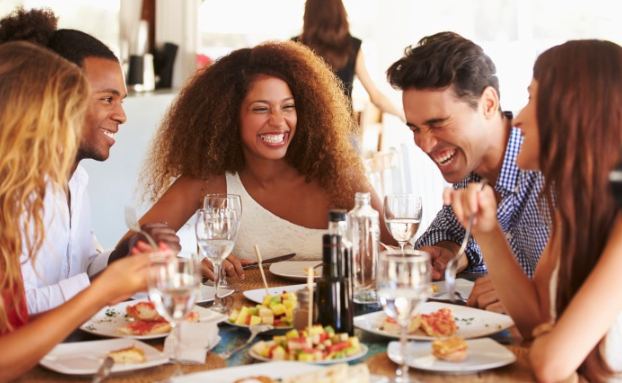 Un diner croisiere chaleureux et convivial